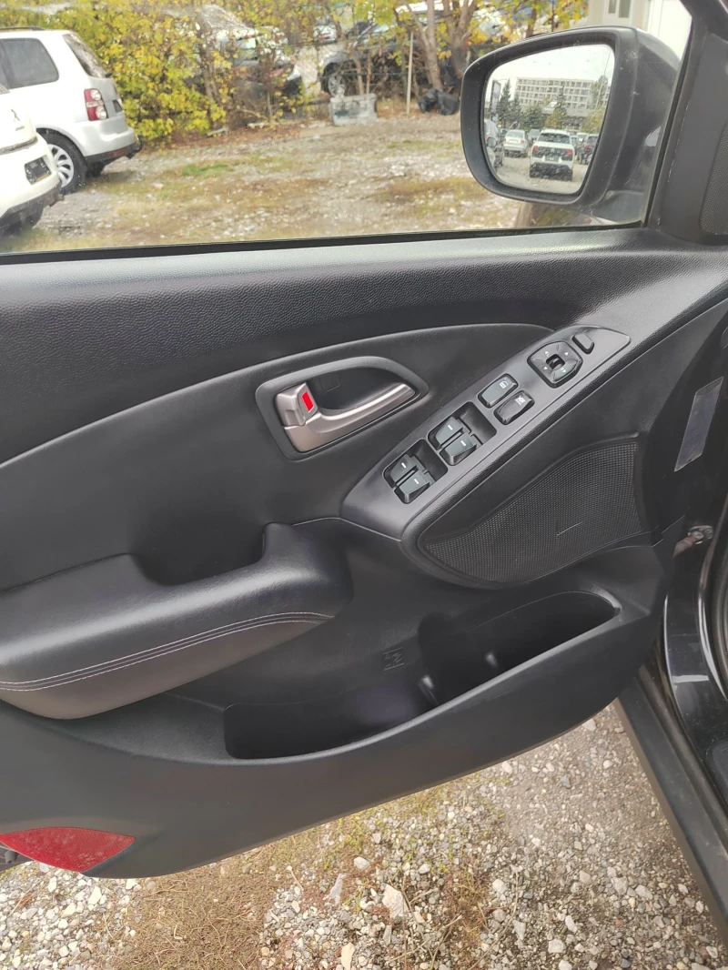 Hyundai IX35 2.0 AUTOMAT , снимка 9 - Автомобили и джипове - 52132892