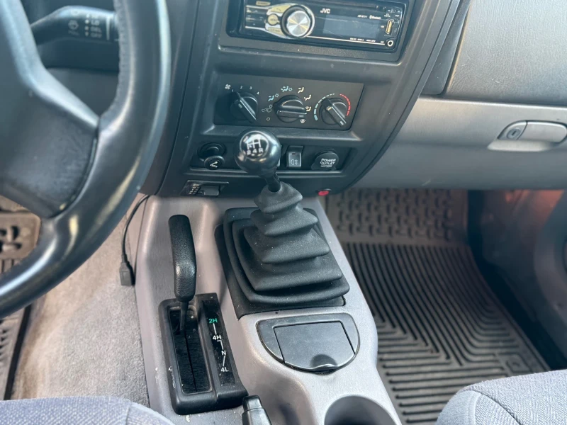 Jeep Cherokee 2.5TDI 116к.с Фейслифт, снимка 9 - Автомобили и джипове - 53498565