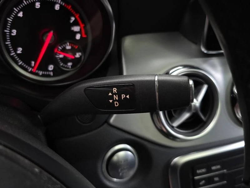 Mercedes-Benz GLA GLA220 Premium| 190к.с., снимка 9 - Автомобили и джипове - 56126847