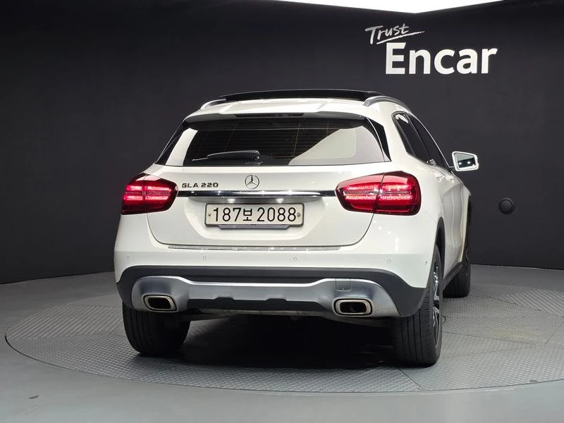 Mercedes-Benz GLA GLA220 Premium| 190к.с., снимка 4 - Автомобили и джипове - 56126847