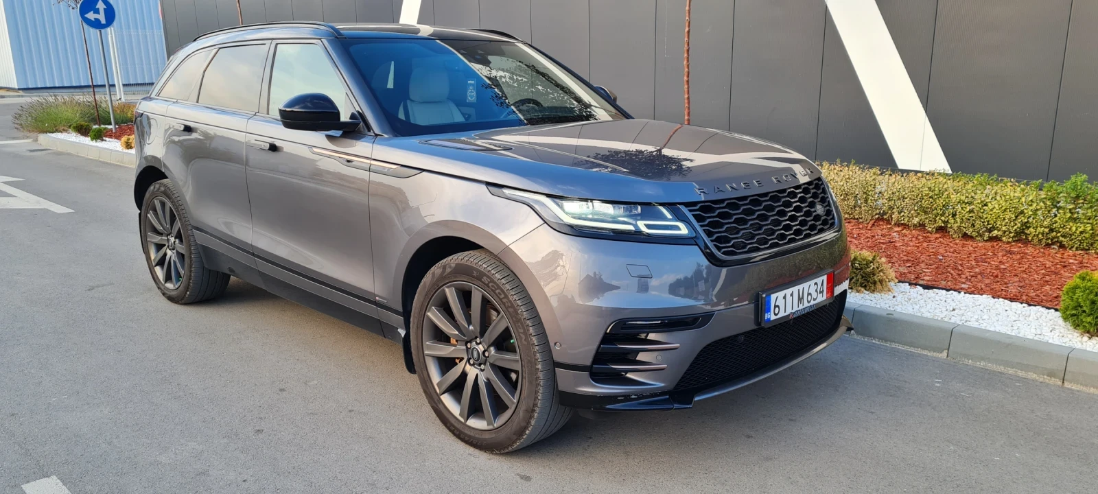 Land Rover Range Rover Velar R-dynamic! 300 коня! ТОП СЪСТОЯНИЕ  - изображение 2