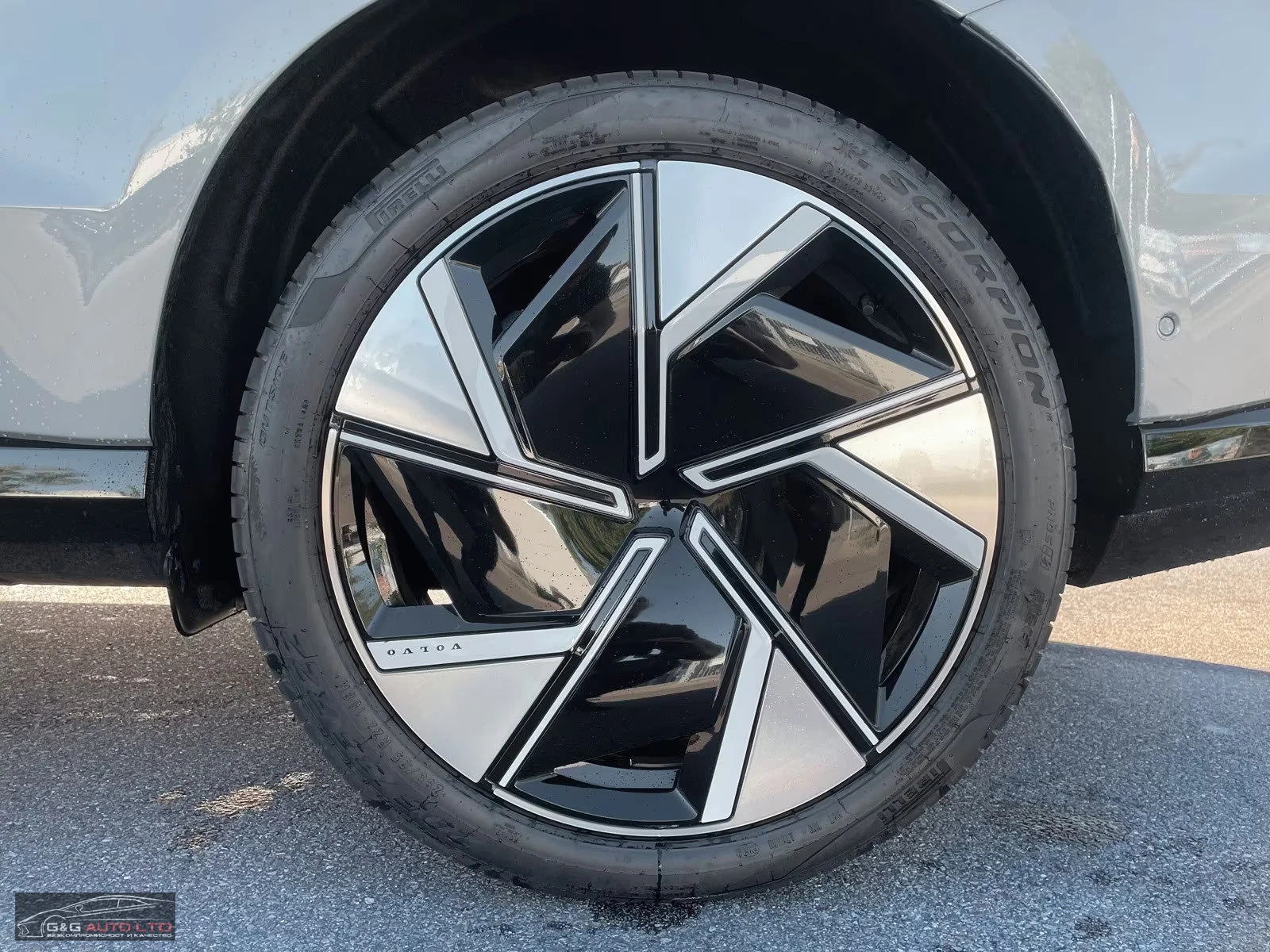 Volvo EX90 ULTRA/517HP/TWIN-MOTOR/PERF./AWD/7S./360/ACC/975f - изображение 2