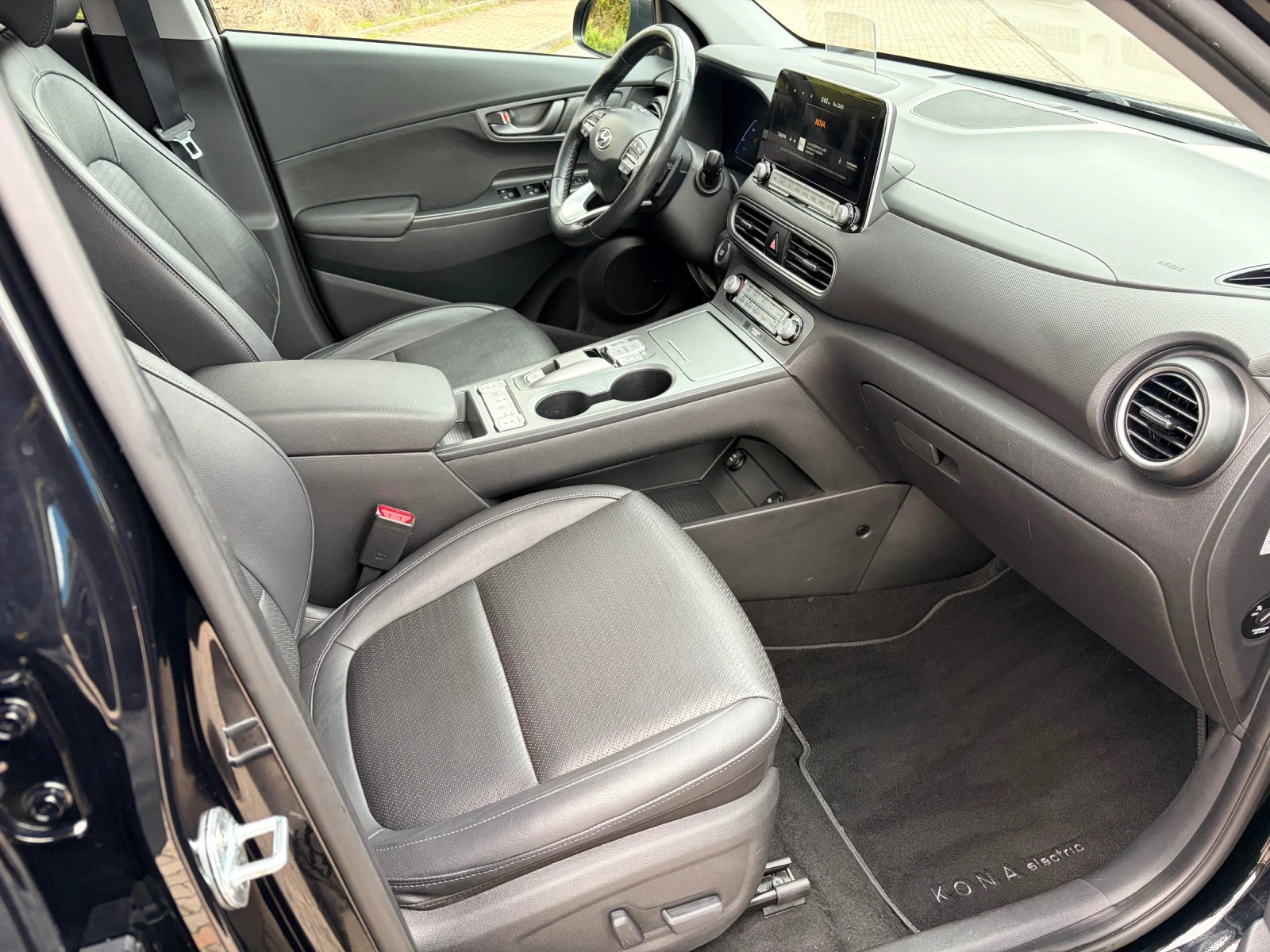 Hyundai Kona FACELIFT!!!PREMIUM!!! 64kw 204pc TERMOPOMPA!!!, снимка 7 - Автомобили и джипове - 53953622