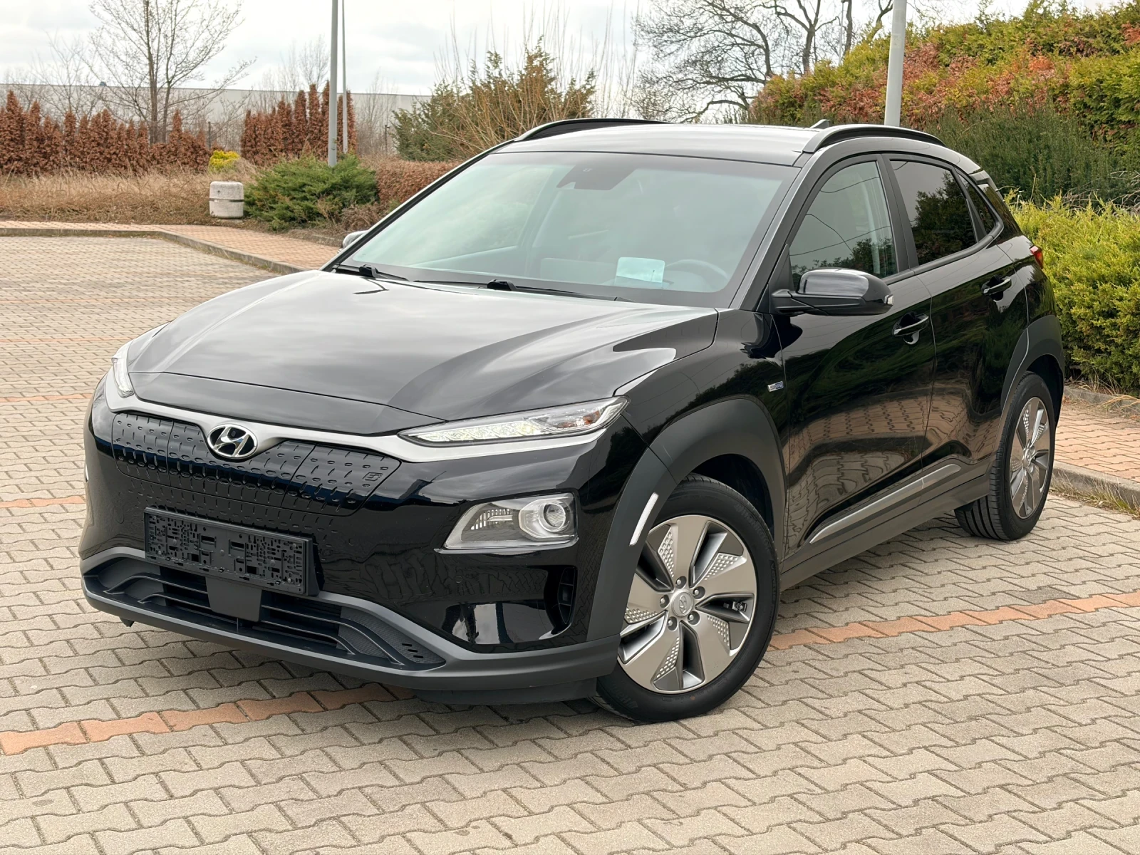 Hyundai Kona FACELIFT!!!PREMIUM!!! 64kw 204pc TERMOPOMPA!!!, снимка 2 - Автомобили и джипове - 53953622