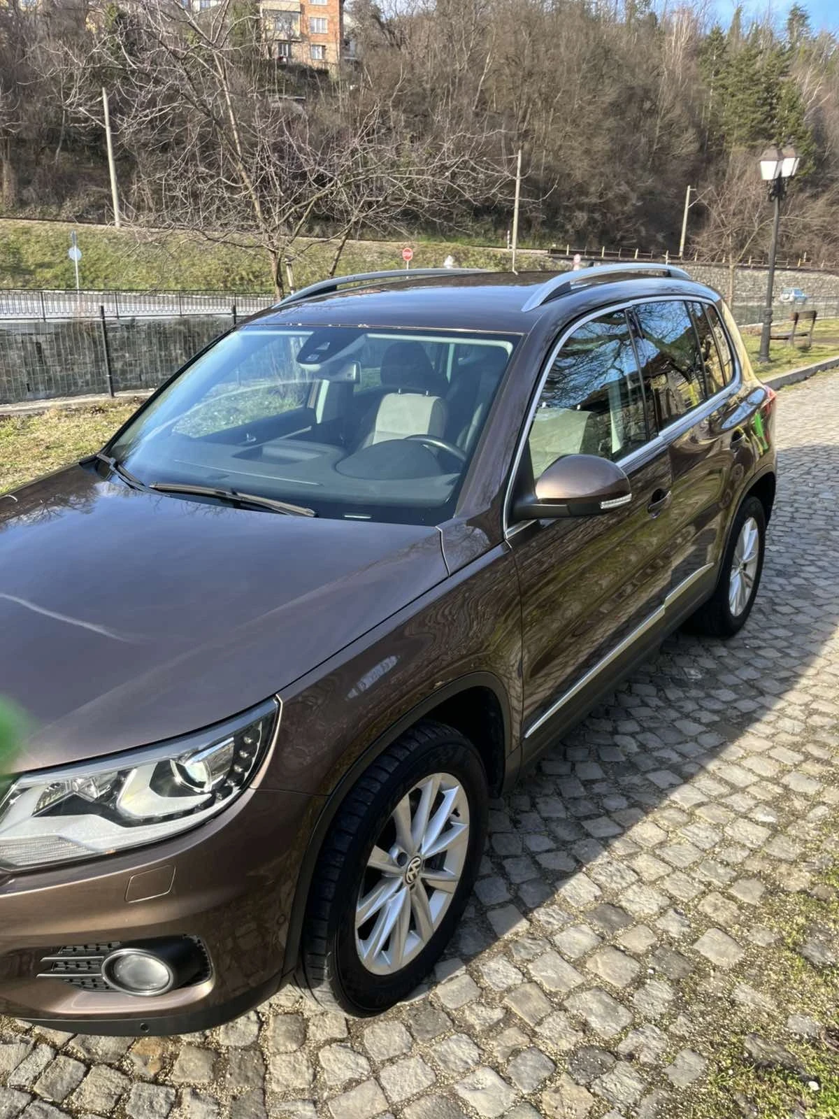 VW Tiguan 2.0TSI 4x4 FULL MAXX, снимка 4 - Автомобили и джипове - 54010438