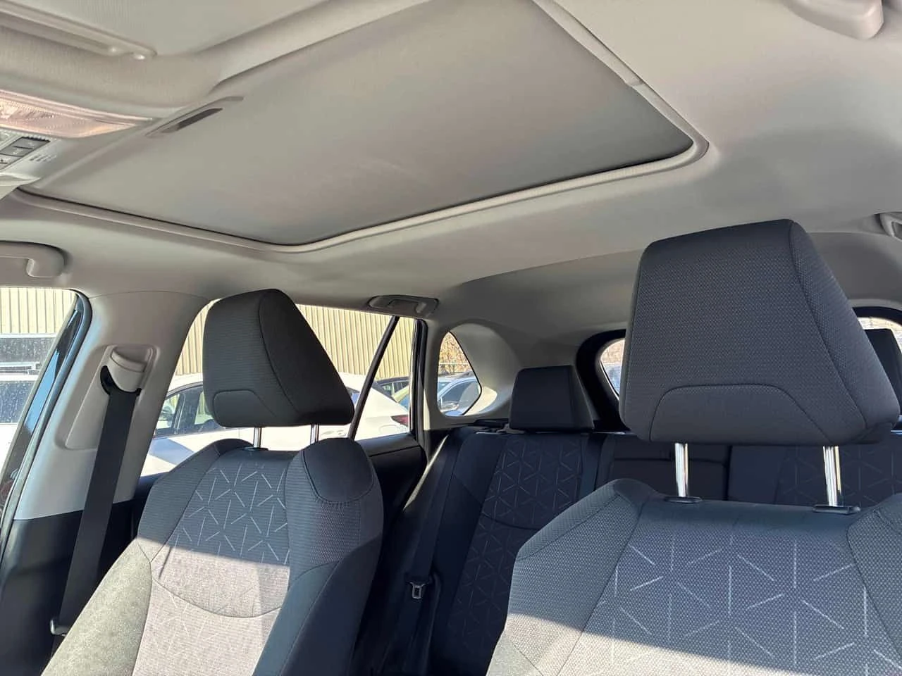 Toyota Rav4 * Hybrid XLE * ПОДГРЕВИ * ШИБИДАХ * КАМЕРА * NAVI, снимка 10 - Автомобили и джипове - 54141539