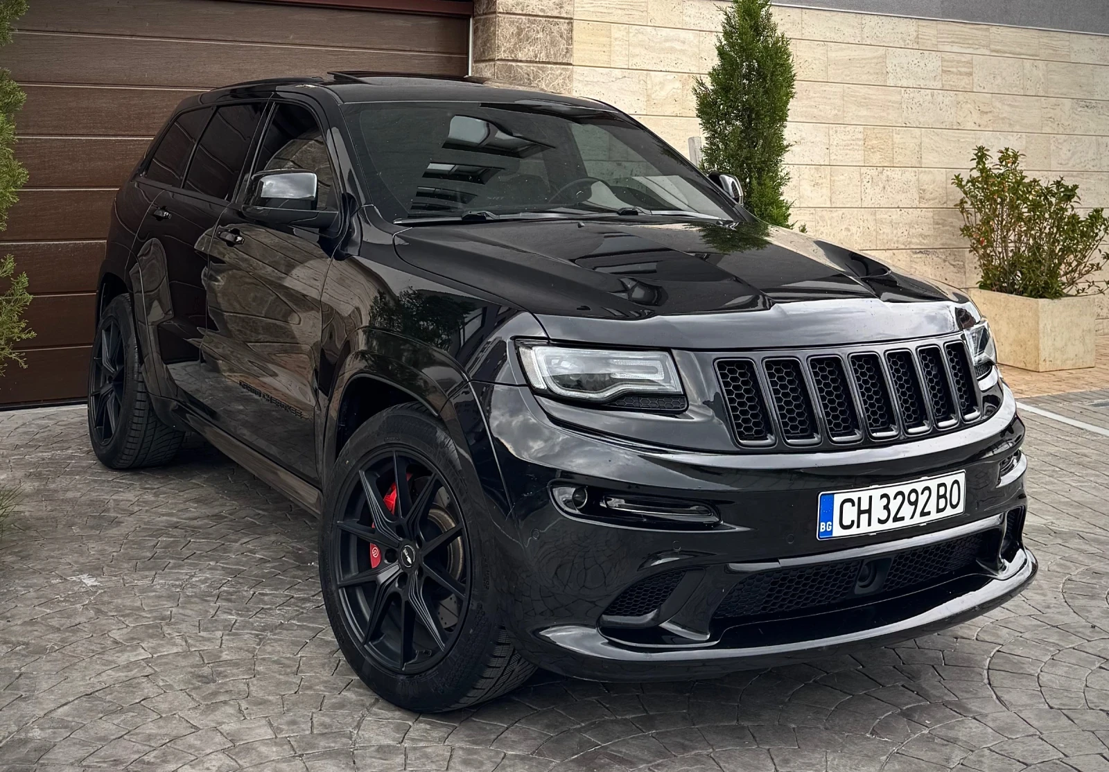 Jeep Grand cherokee 6.4 SRT, снимка 3 - Автомобили и джипове - 54564900