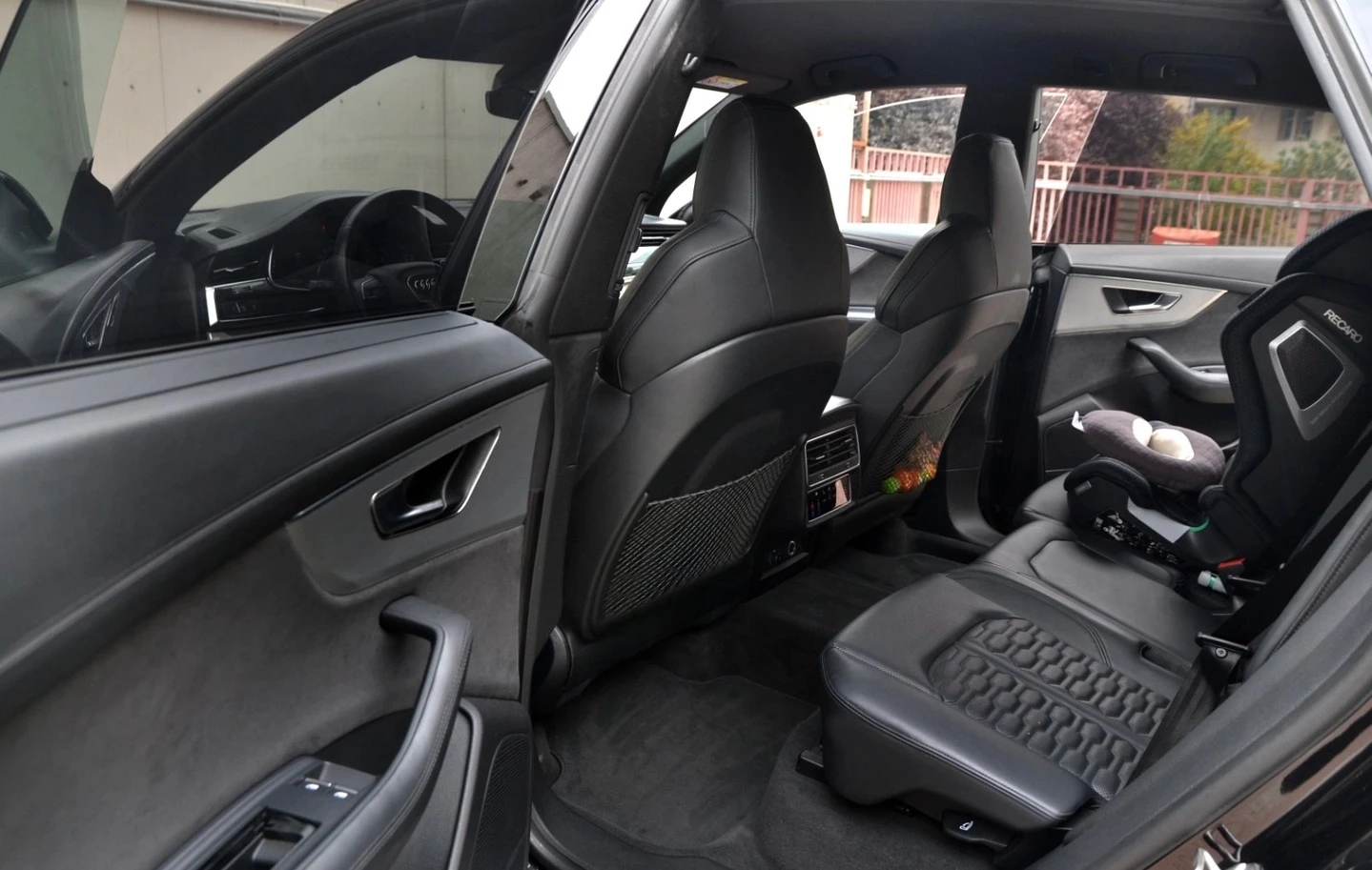 Audi RSQ8 4.0 Quattro , снимка 7 - Автомобили и джипове - 54615407