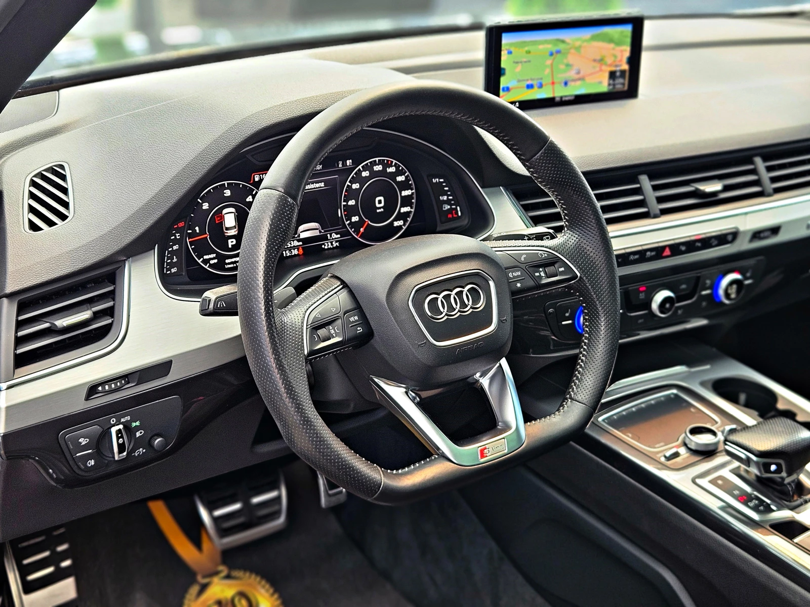Audi Q7 S-LINE/DISTR/360CAMERA/PANO/САМОПАРКИРАНЕ/ПОДГР/LI, снимка 11 - Автомобили и джипове - 54855699