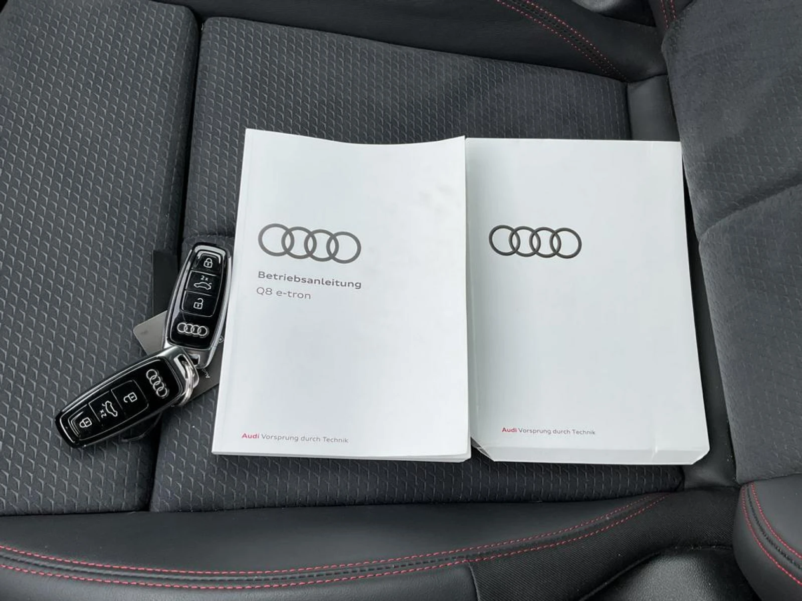 Audi Q8 E-tron 50 S Line Quattro Navi Leather Bang&Olufsen, снимка 16 - Автомобили и джипове - 56198026