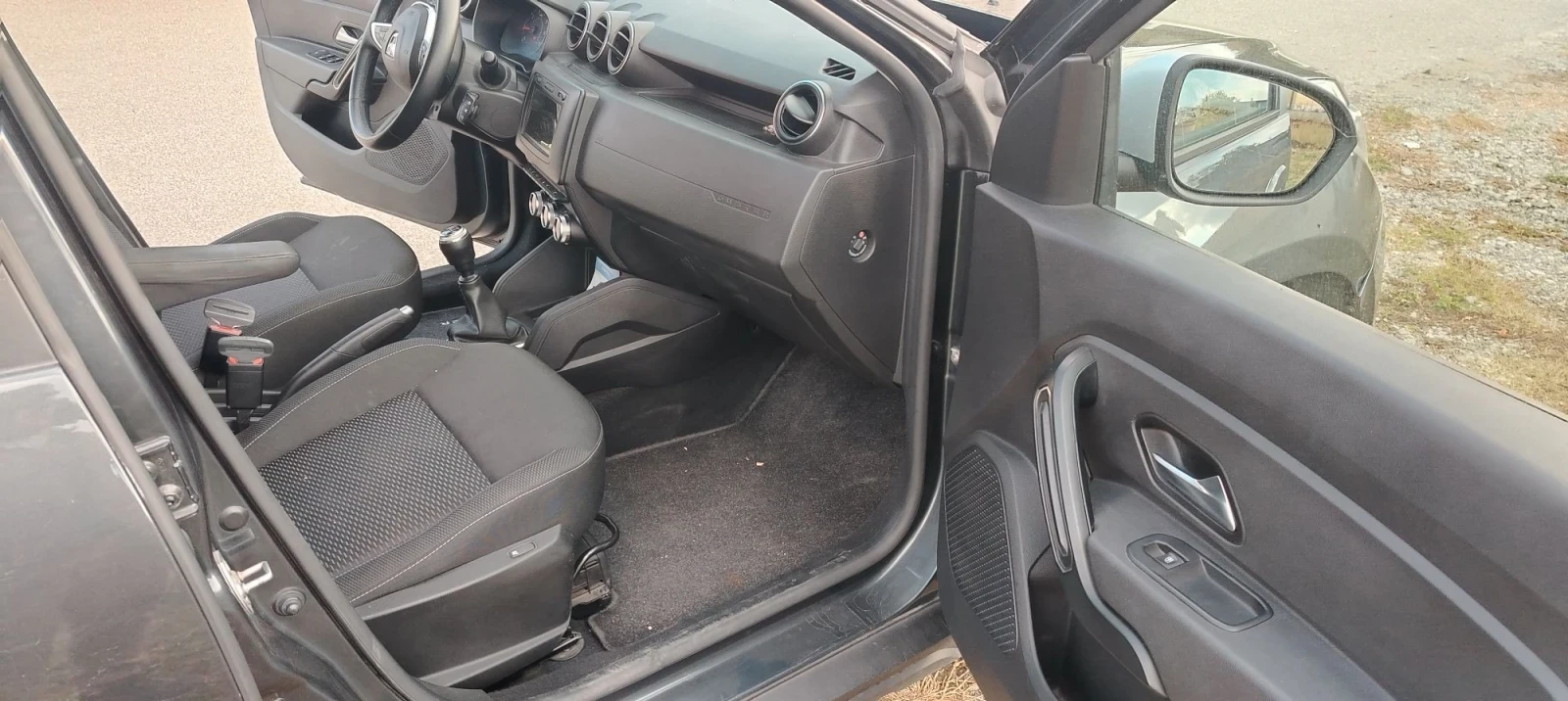 Dacia Duster, снимка 8 - Автомобили и джипове - 56575971
