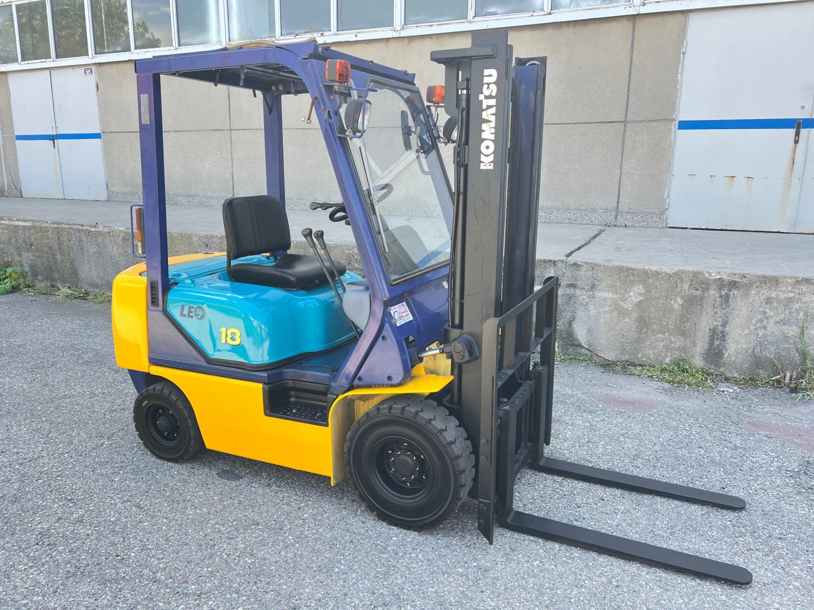  Komatsu  1.8  /   /   | Mobile.bg   7