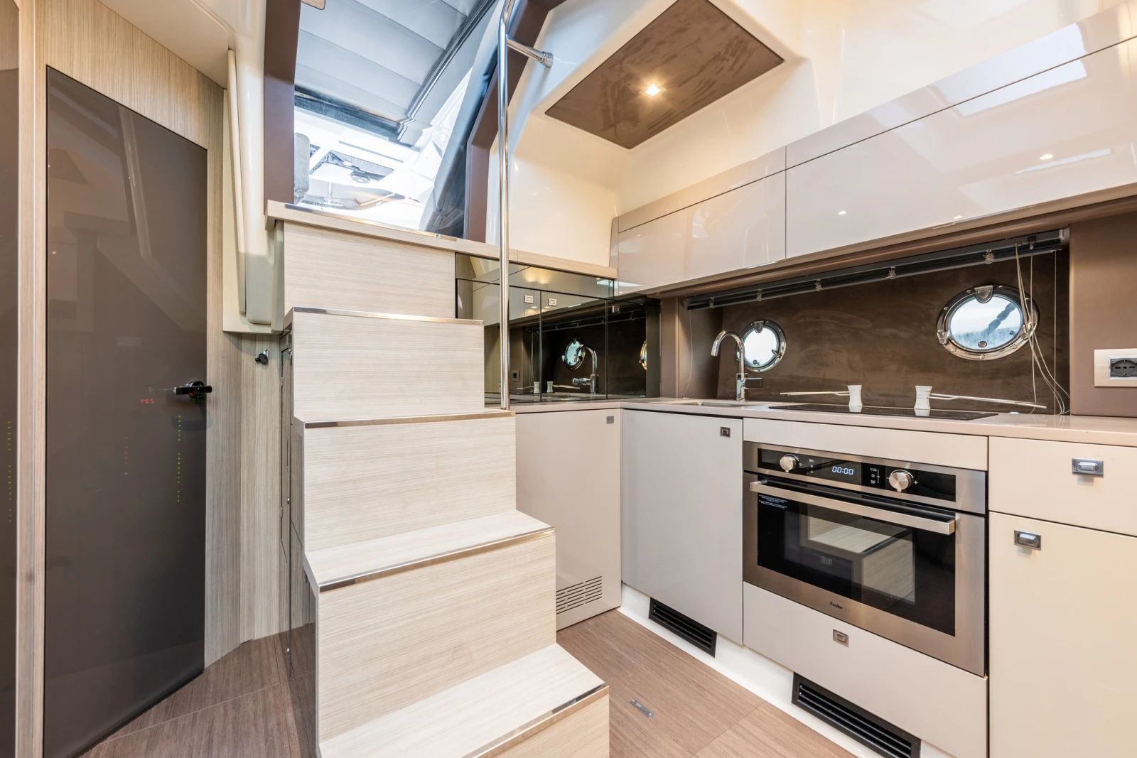   Cranchi M 44 HT | Mobile.bg   12