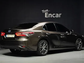 Toyota Camry (Xv70) 2.5 Xle Hybrid, снимка 2