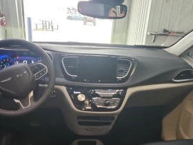 Chrysler Pacifica * TOURING L * CARFAX *    | Mobile.bg    10