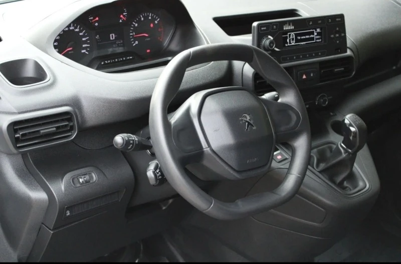 Peugeot Partner 1.5HDI Товарен НОВ ВНОС, снимка 9 - Автомобили и джипове - 44683620