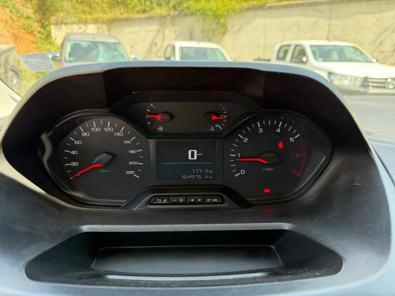 Peugeot Partner 1.5HDI Товарен НОВ ВНОС, снимка 11 - Автомобили и джипове - 44683620