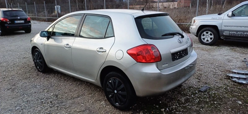 Toyota Auris 1.6 автомат swiss, снимка 5 - Автомобили и джипове - 48130502