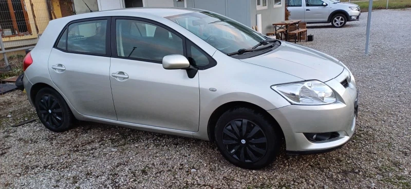 Toyota Auris 1.6 автомат swiss, снимка 2 - Автомобили и джипове - 48130502