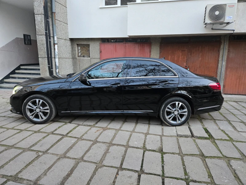 Mercedes-Benz E 220 Bluetec, снимка 2 - Автомобили и джипове - 49118192