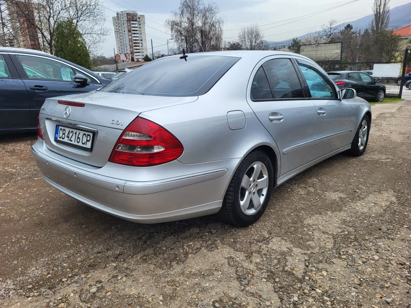 Mercedes-Benz E 270 2.7 CDI / ОБСЛУЖЕНА / ТОП СЪСТОЯНИЕ /, снимка 5 - Автомобили и джипове - 49622502