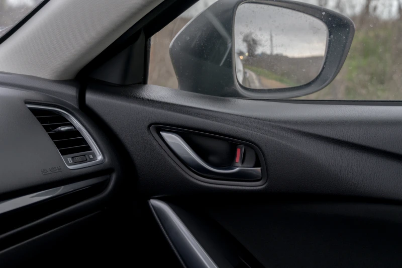 Mazda 6 2.0  SkyActive, снимка 12 - Автомобили и джипове - 52665265