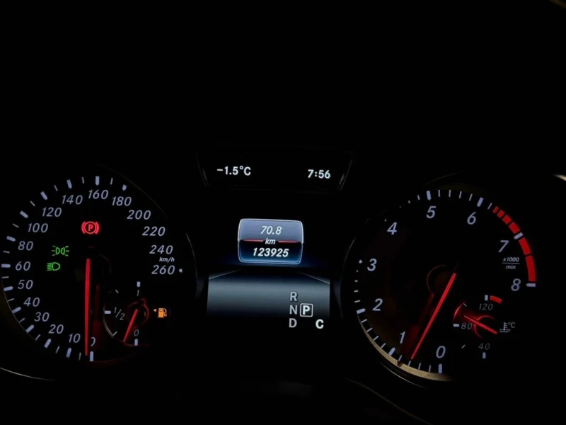 Mercedes-Benz CLA 250 2016 4МАTIC * БЕЗ ПЪРВОНАЧАЛНА ВНОСКА* , снимка 9 - Автомобили и джипове - 52951676