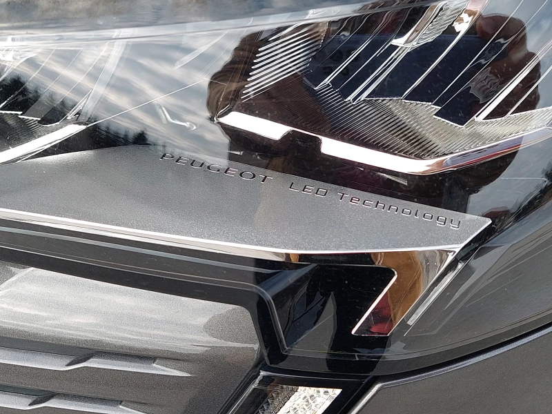 Peugeot 3008 New Line Up GT 1.6 Plug-in HYBRID e-EAT8, снимка 14 - Автомобили и джипове - 53062132