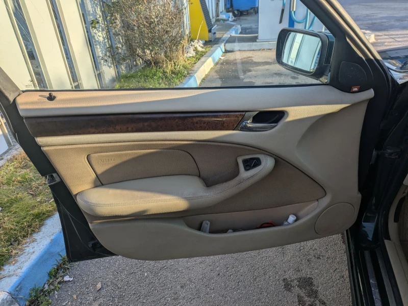 BMW 325 325 xi, снимка 16 - Автомобили и джипове - 53135995