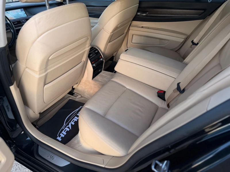BMW 730 d= Sport= Distronic= Keyless= Soft Close= , снимка 14 - Автомобили и джипове - 53162832