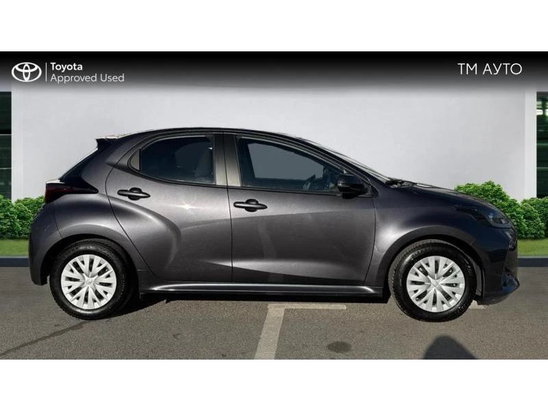 Toyota Yaris 1.5HSD Dynamic, снимка 17 - Автомобили и джипове - 48403767