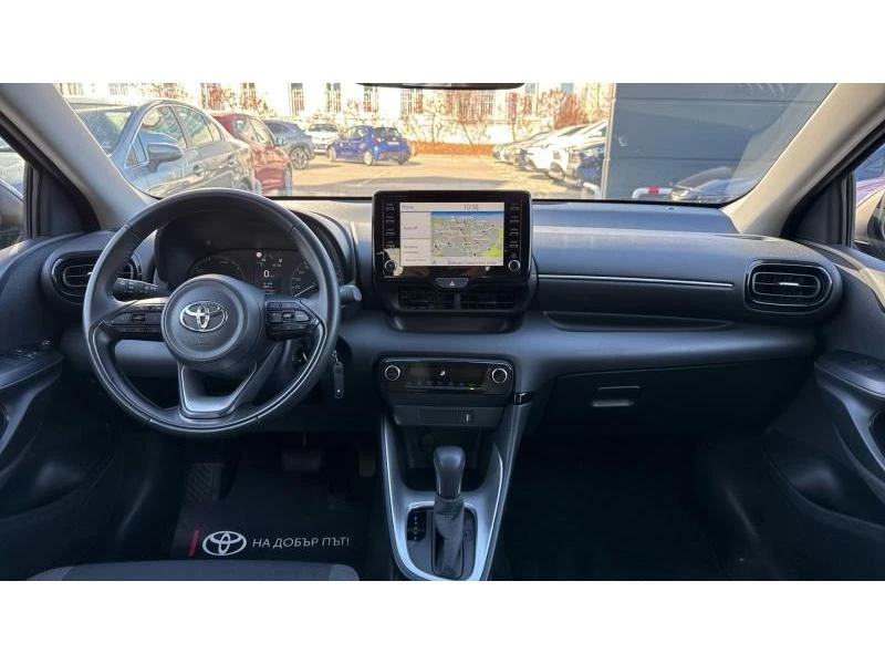 Toyota Yaris 1.5HSD Dynamic, снимка 8 - Автомобили и джипове - 48403767