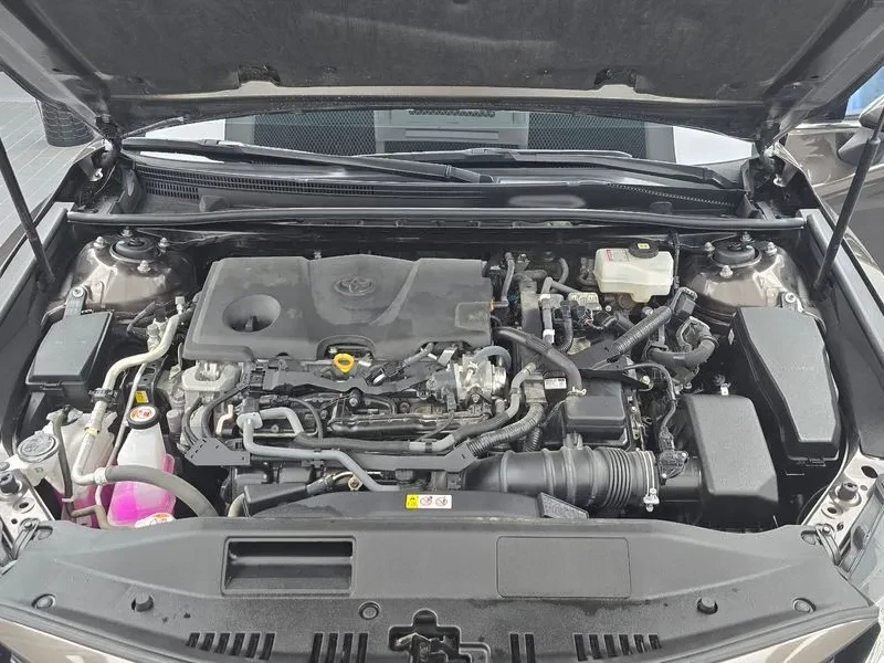 Toyota Camry (Xv70) 2.5 Xle Hybrid, снимка 6 - Автомобили и джипове - 55748272