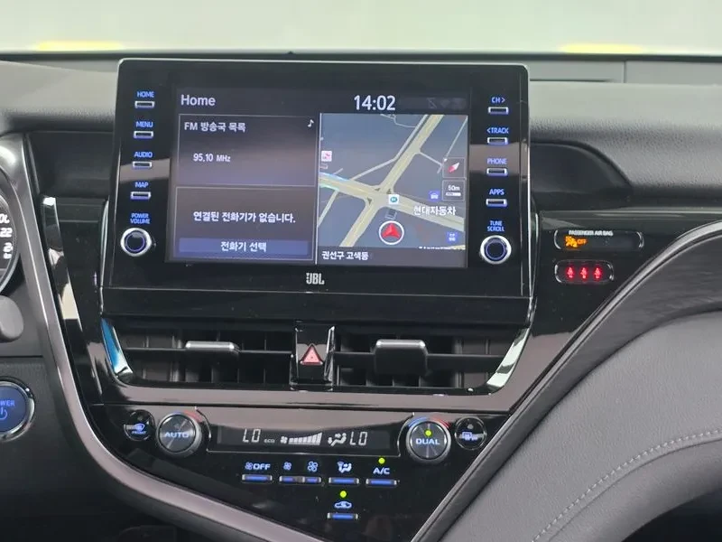 Toyota Camry (Xv70) 2.5 Xle Hybrid, снимка 14 - Автомобили и джипове - 55748272