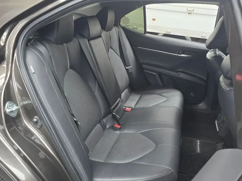 Toyota Camry (Xv70) 2.5 Xle Hybrid, снимка 11 - Автомобили и джипове - 55748272