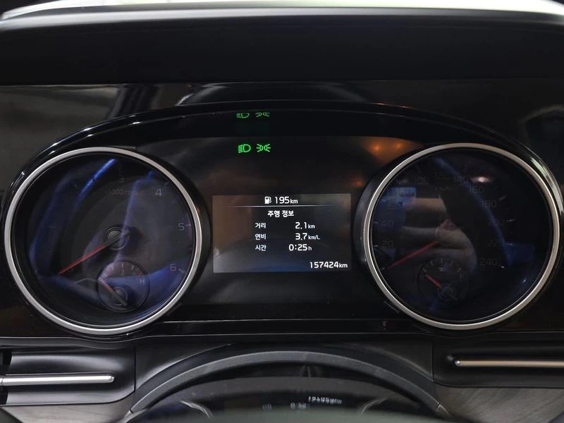 Kia Carnival 2.2 Automatic, снимка 8 - Автомобили и джипове - 55848520