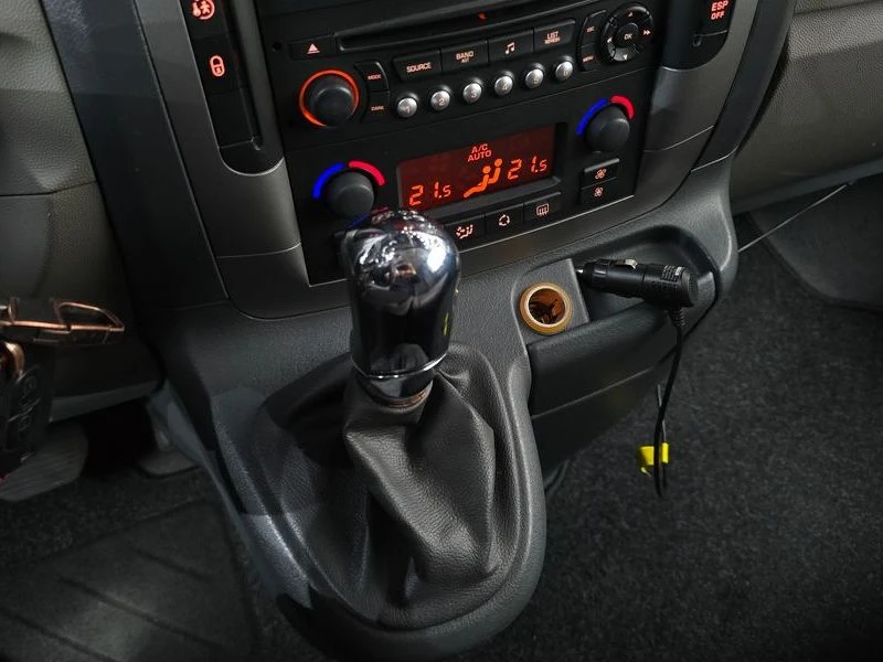Peugeot Expert 2.0 Automatic, снимка 9 - Автомобили и джипове - 55950424