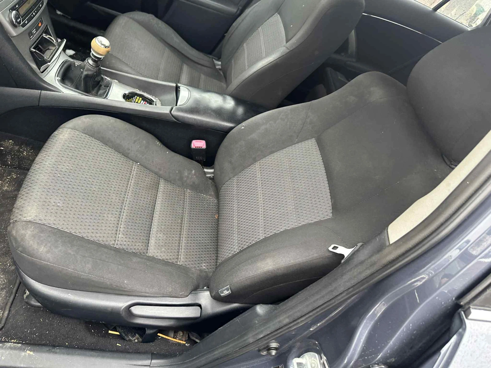 Toyota Avensis 2. 0 D-4D 124 к. с. НА ЧАСТИ - изображение 10