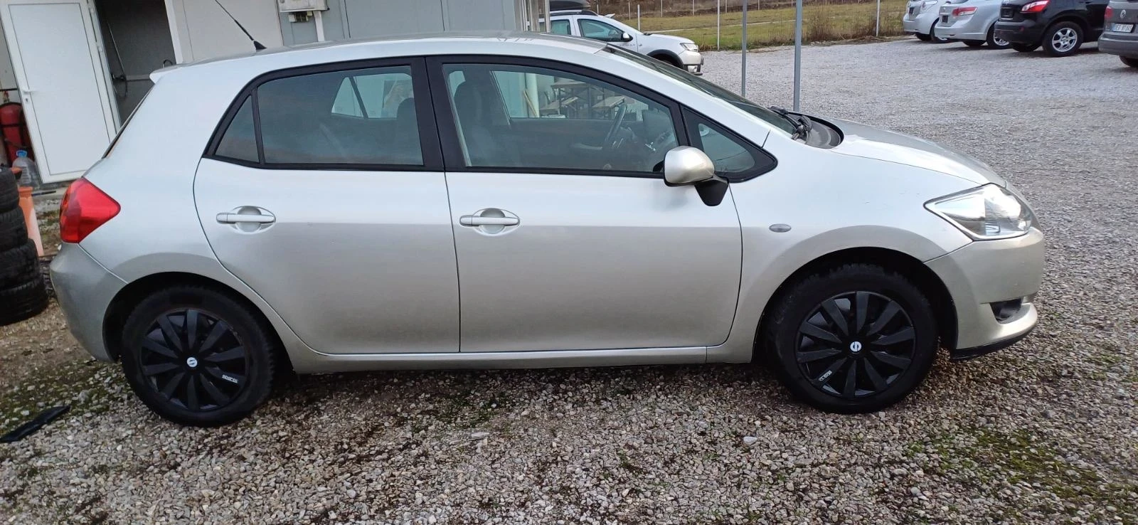 Toyota Auris 1.6 автомат swiss - изображение 3