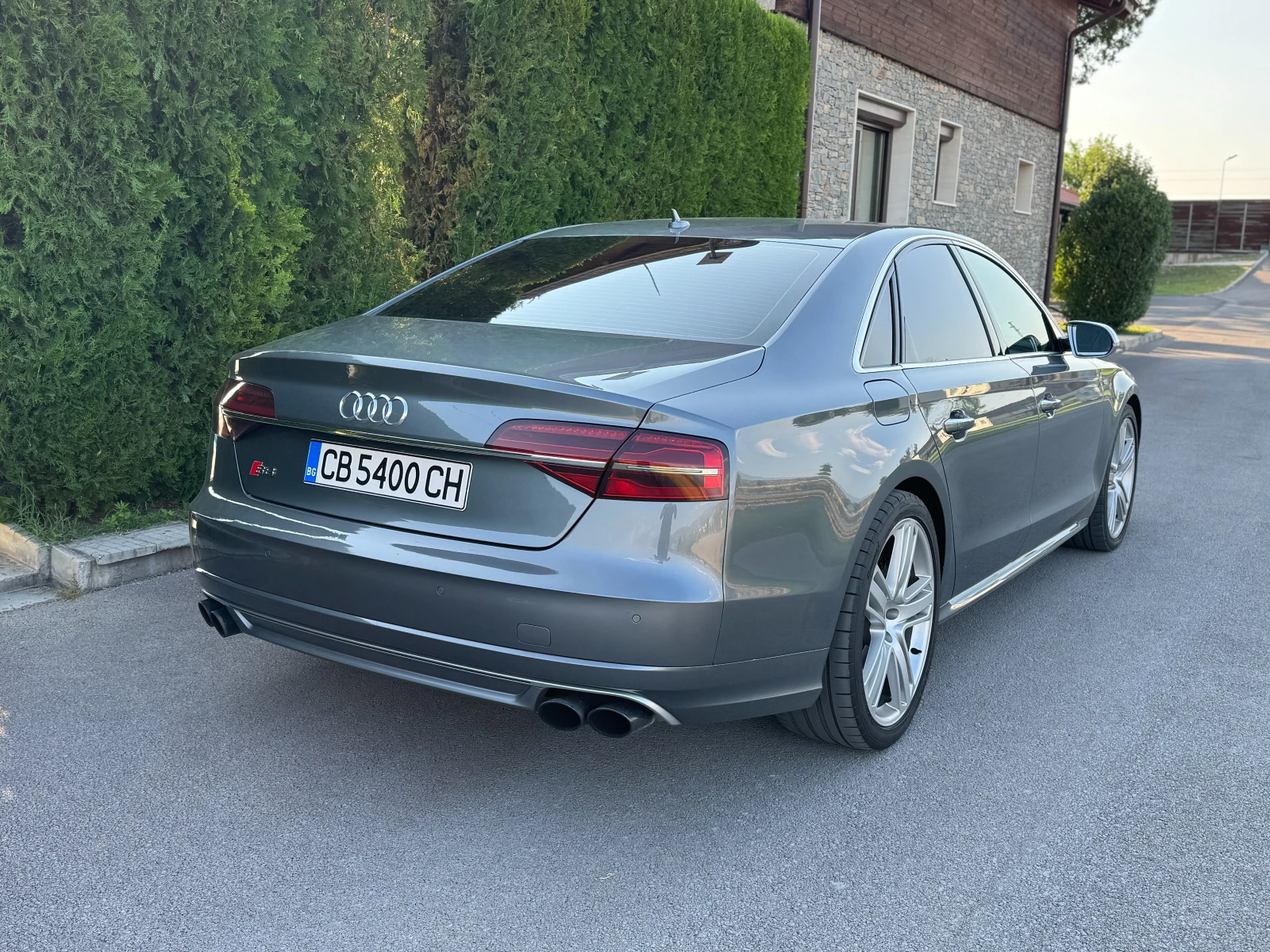 Audi S8 Plus - изображение 5