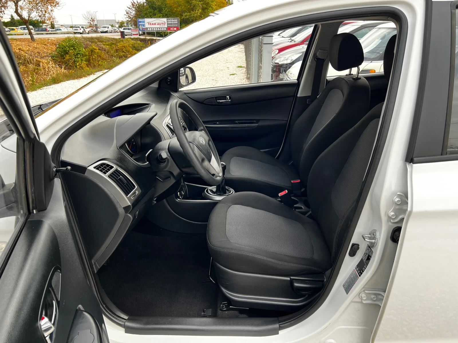 Hyundai I20 1, 25I EURO5 138000KM - изображение 10