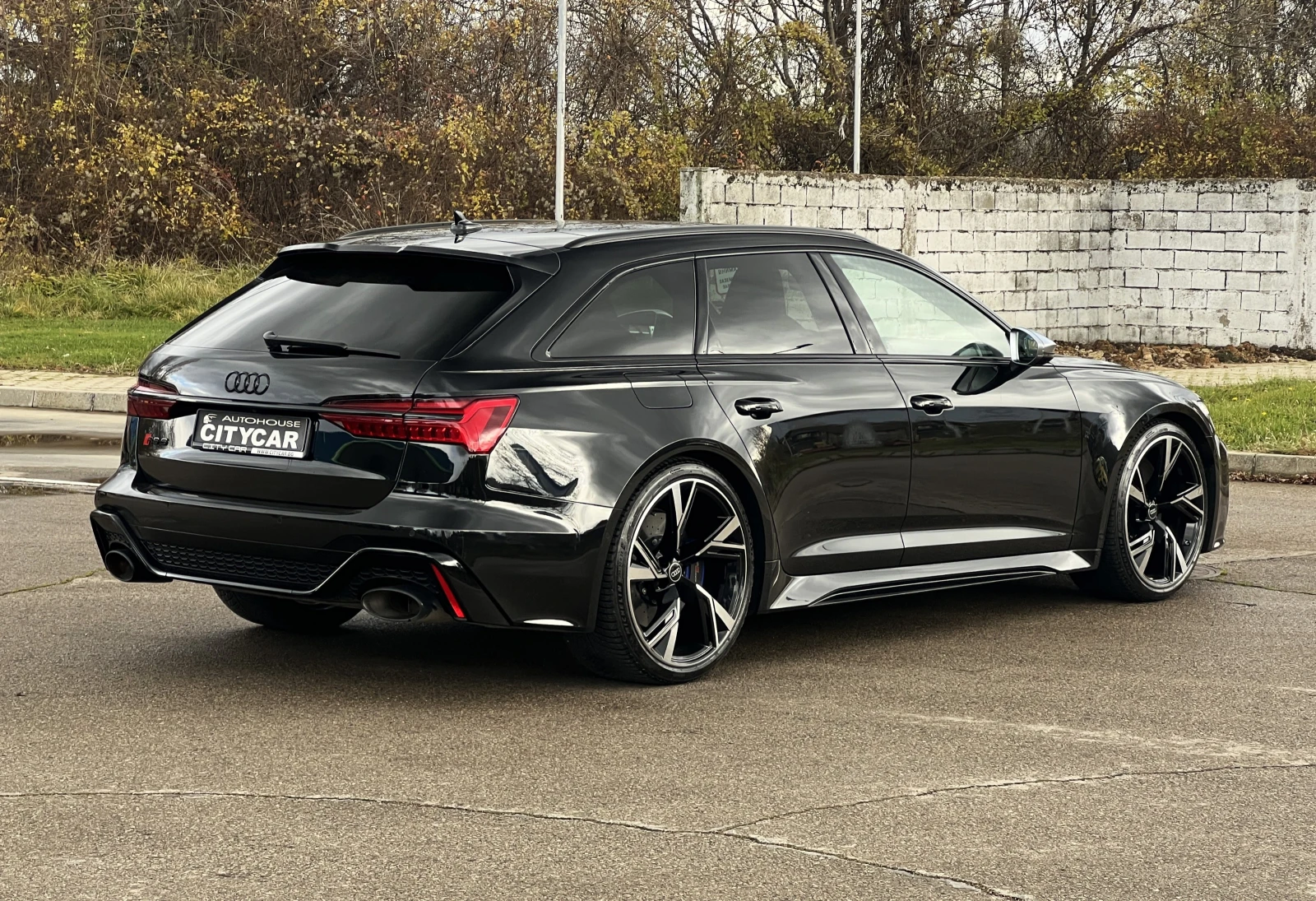 Audi Rs6 /CERAMIC/CARBON/B&O/PANO/HEAD UP/360/MATRIX/22/ - изображение 6