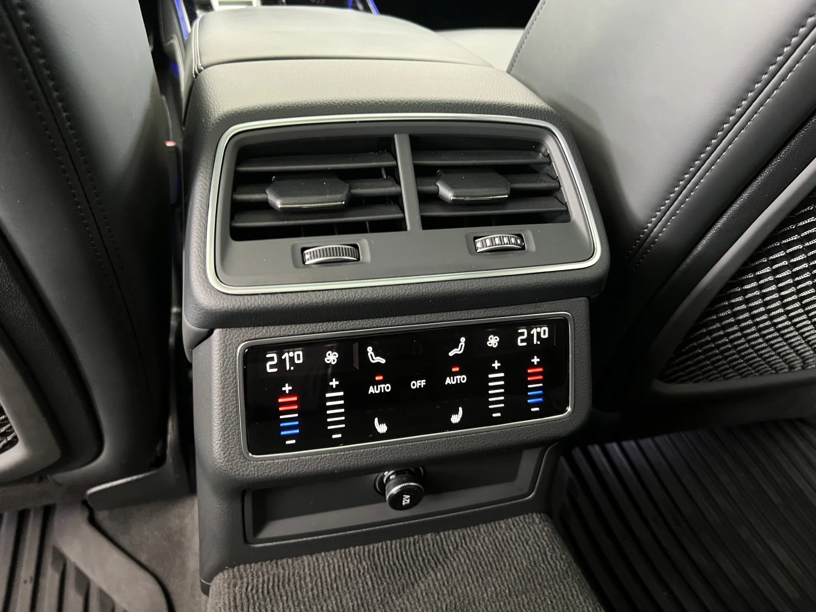 Audi Rs6 /CERAMIC/CARBON/B&O/PANO/HEAD UP/360/MATRIX/22/ | Mobile.bg   16