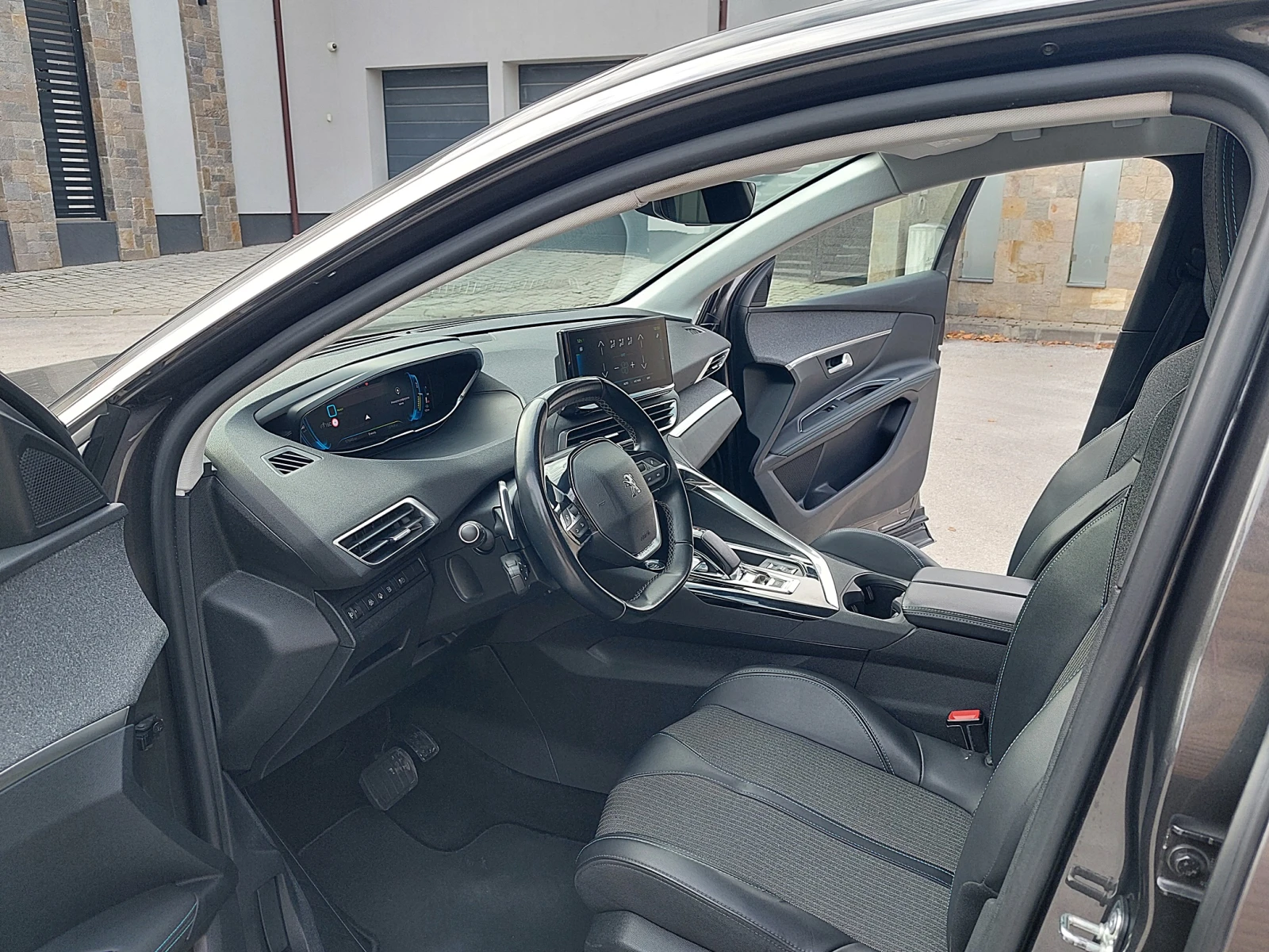 Peugeot 3008 New Line Up GT 1.6 Plug-in HYBRID e-EAT8 - изображение 10