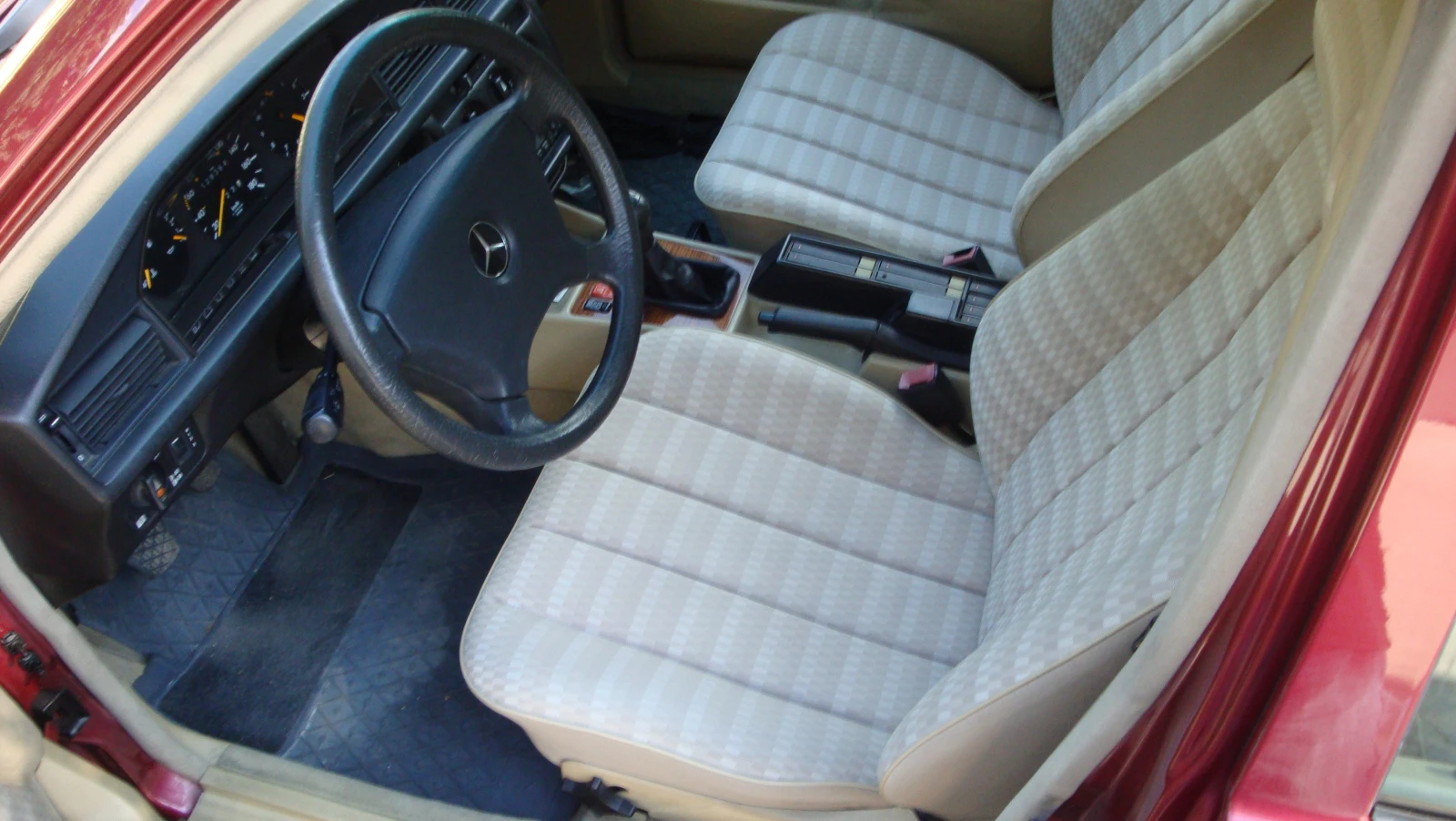 Mercedes-Benz 190, снимка 5 - Автомобили и джипове - 53739855