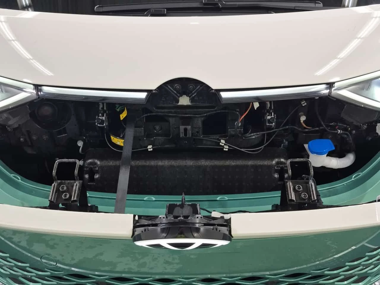 VW ID.Buzz 1ST EDITION * 360 КАМЕРИ* ОБДУХВАНЕ* ПАНО* CARFAX, снимка 15 - Автомобили и джипове - 53782249