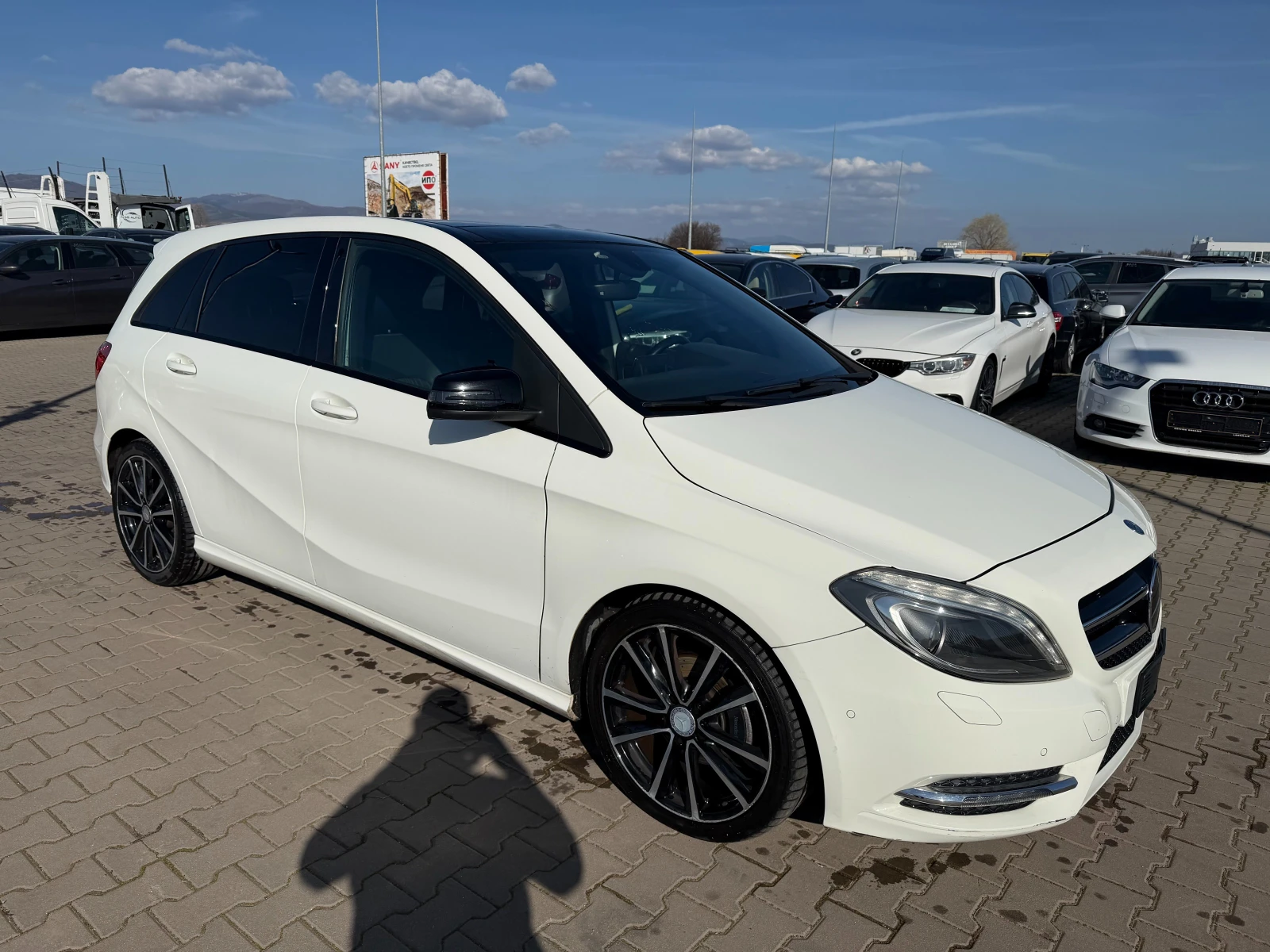 Mercedes-Benz B 180 CDI AVTOMAT/PANORAMA/NAVI/KOJA EURO 5, снимка 4 - Автомобили и джипове - 53828866