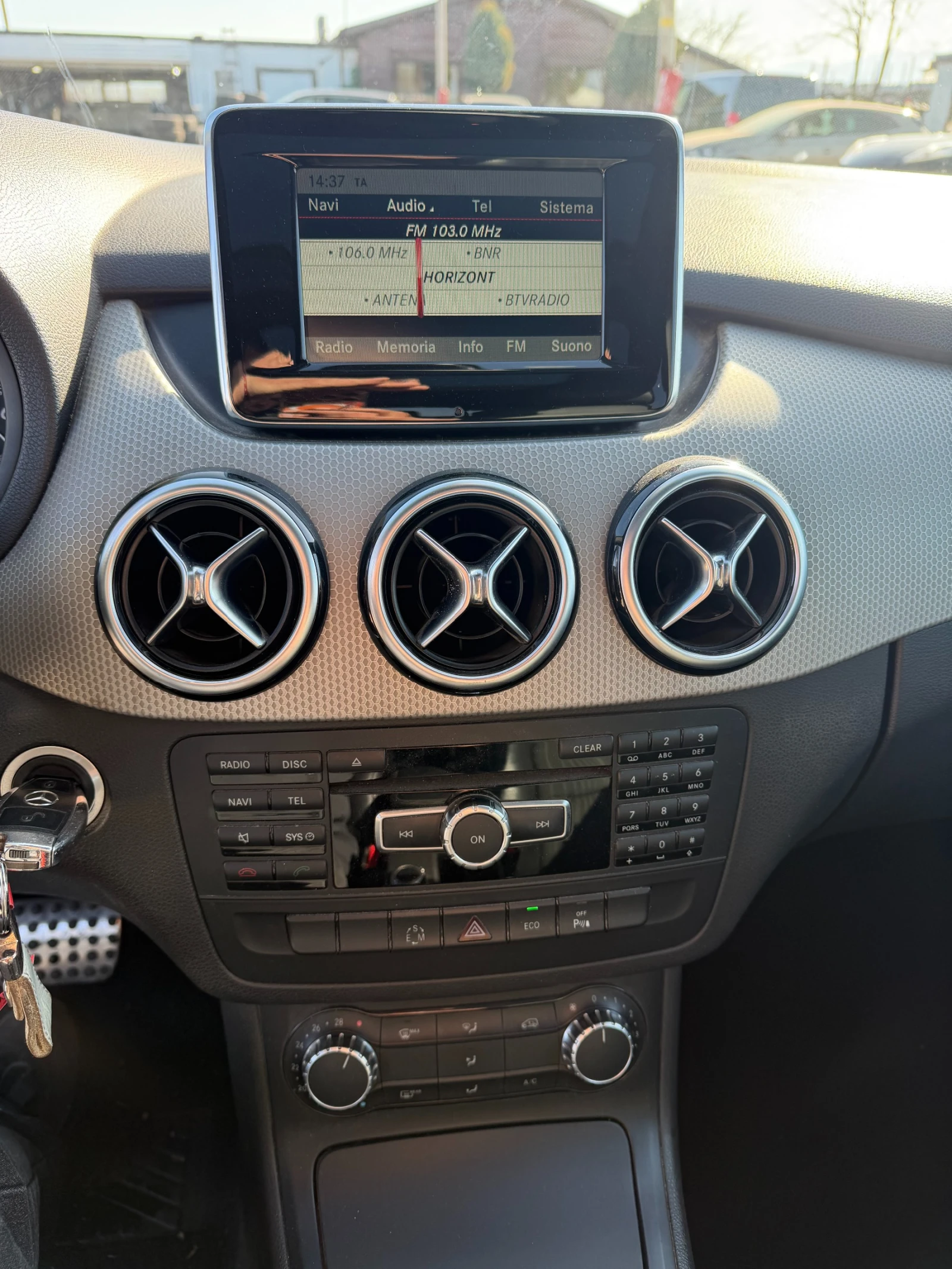 Mercedes-Benz B 180 CDI AVTOMAT/PANORAMA/NAVI/KOJA EURO 5, снимка 14 - Автомобили и джипове - 53828866