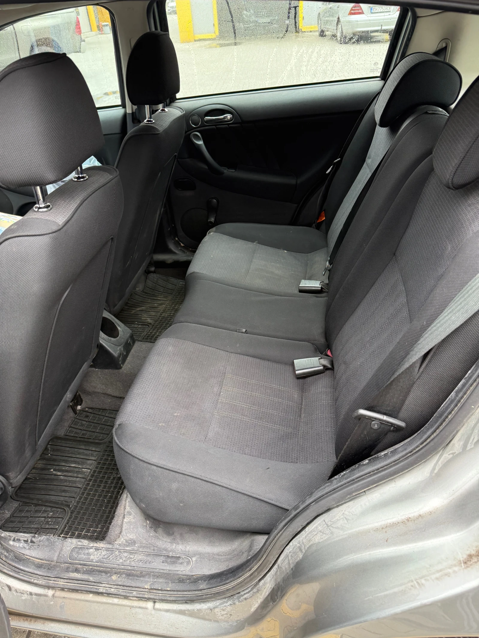 Alfa Romeo 147 1.9 JTD , снимка 5 - Автомобили и джипове - 53918859