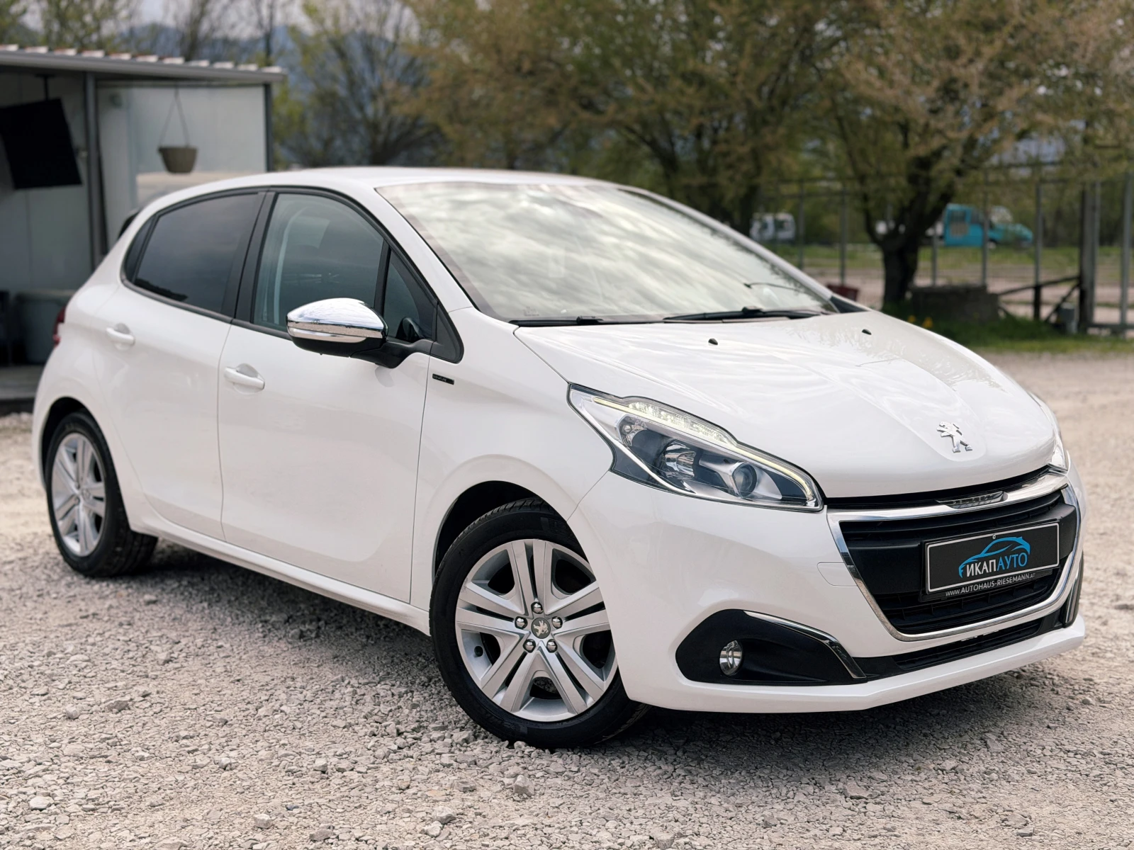 Peugeot 208 1.5HDi EURO6D, снимка 3 - Автомобили и джипове - 54206695
